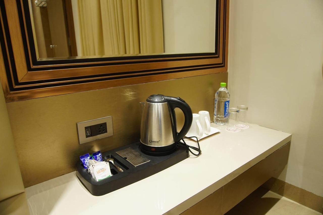 Red Orchid Hotel Kanpur Buitenkant foto