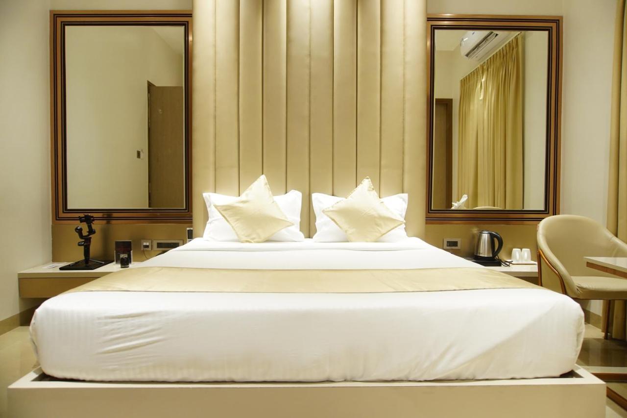 Red Orchid Hotel Kanpur Buitenkant foto